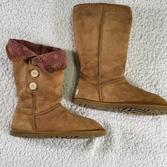 UGG Australia Lo Pro Button Fold Over  size 8 - Picture 1 of 7